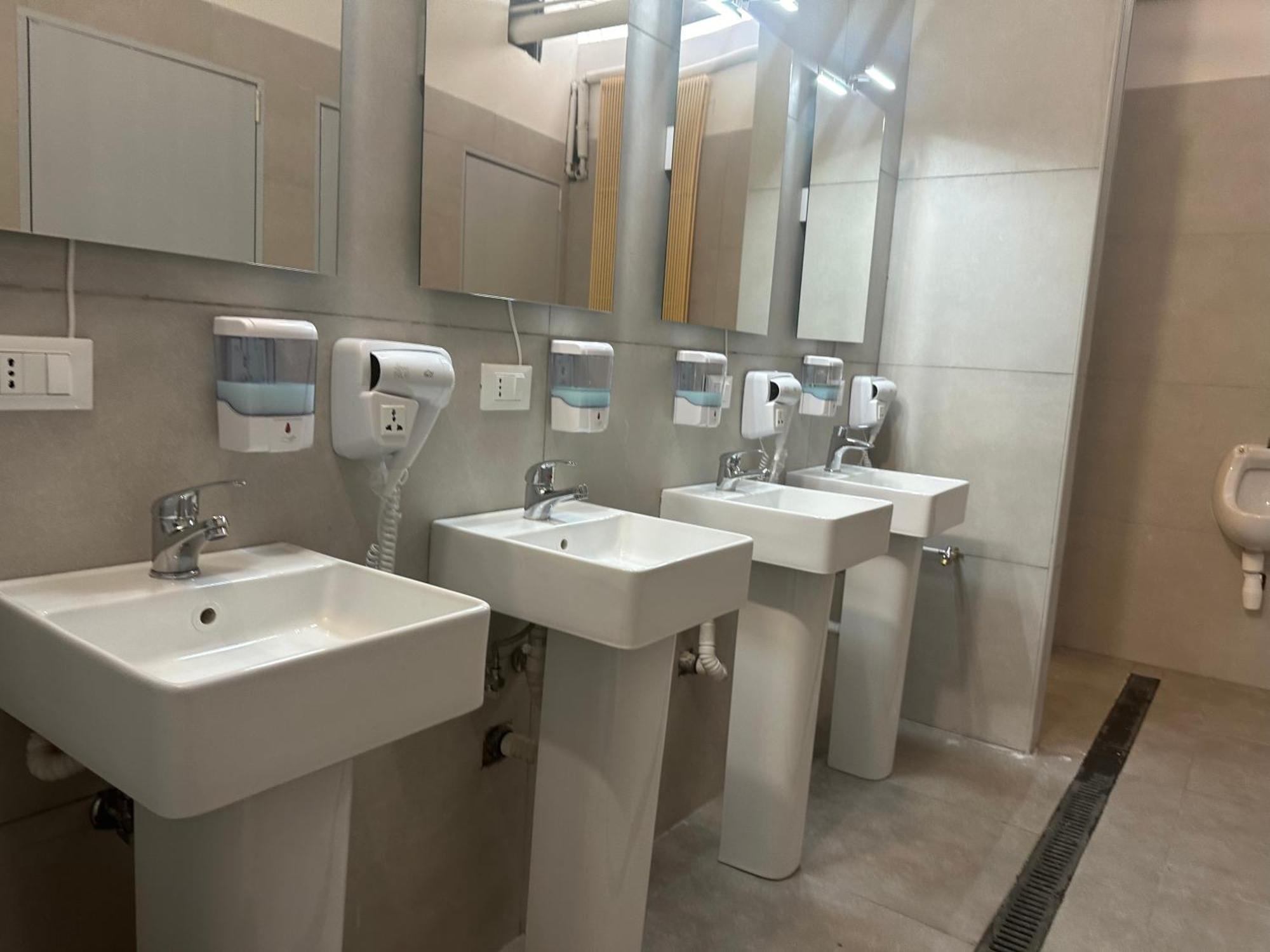 Cconforthotels Host Bari Centrale Luaran gambar
